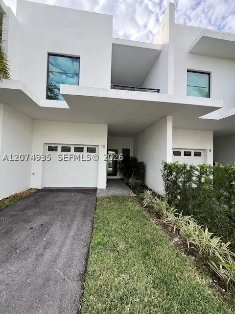 2511 Pierce St #4, Hollywood, FL 33020 - #1