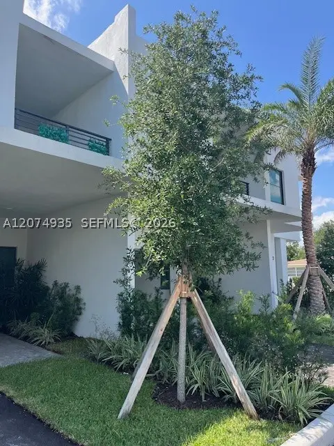 2511 Pierce St #4, Hollywood, FL 33020 - #2