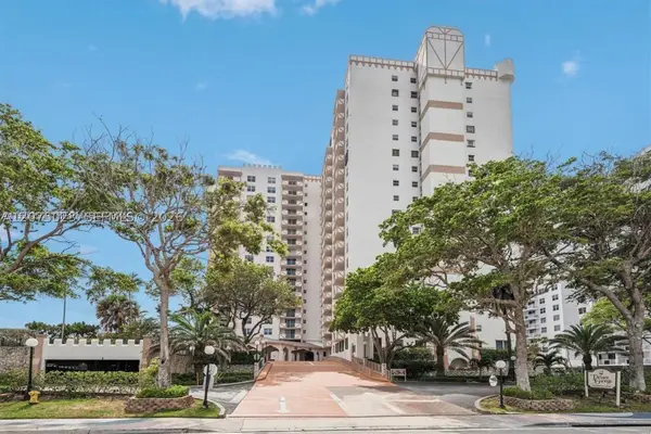 1865 S Ocean Dr #2D, Hallandale Beach, FL 33009