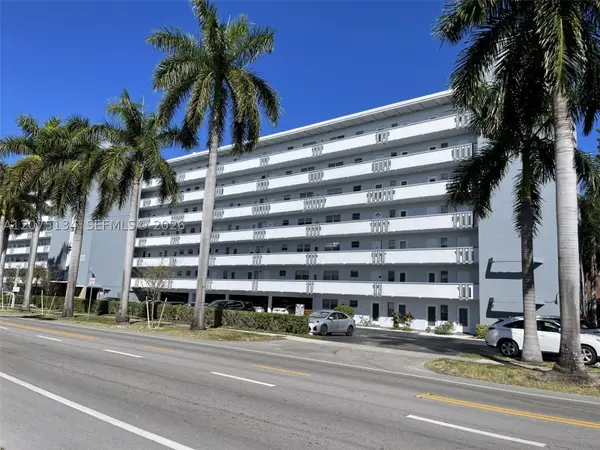 1000 NE 14th Ave #211, Hallandale Beach, FL 33009