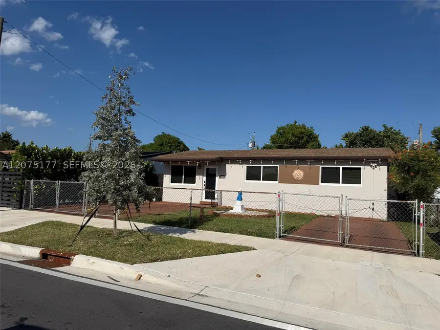 4585 E 9th Ln, Hialeah, FL 33013 - #2