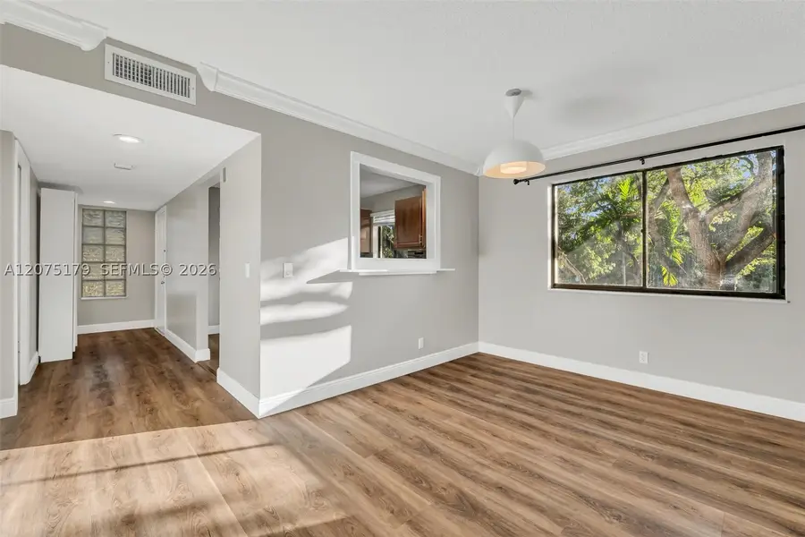 402 Lakeview Dr #201, Weston, FL 33326 - #2