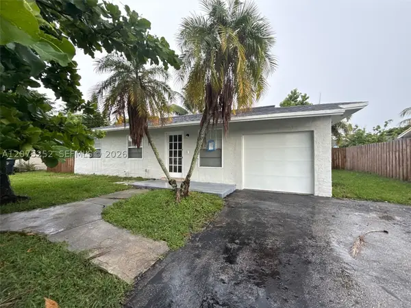 8220 SW 6th St, North Lauderdale, FL 33068