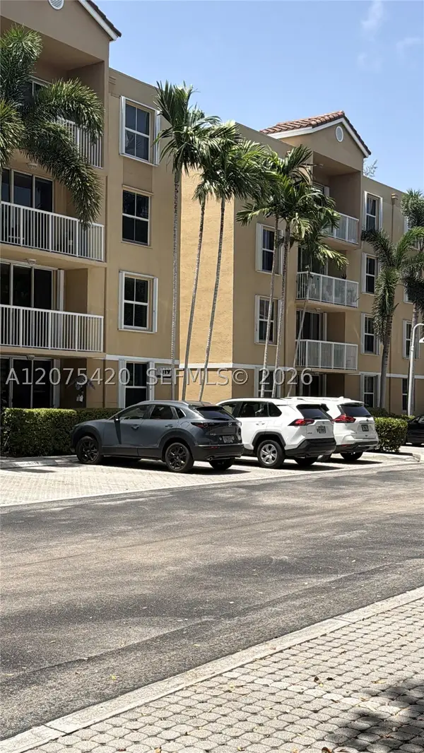 619 E Sheridan St #105, Dania Beach, FL 33004