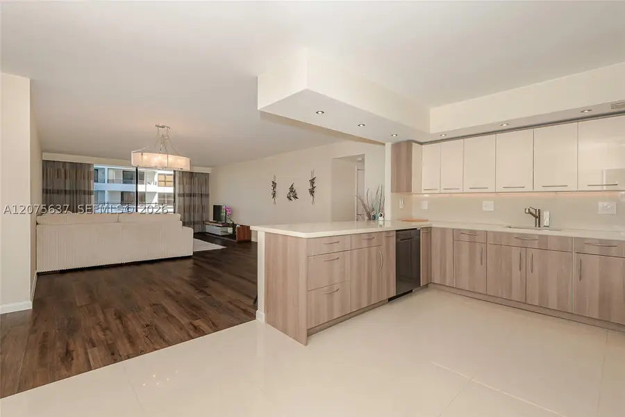 600 Three Islands Blvd #521, Hallandale Beach, FL 33009 - #3