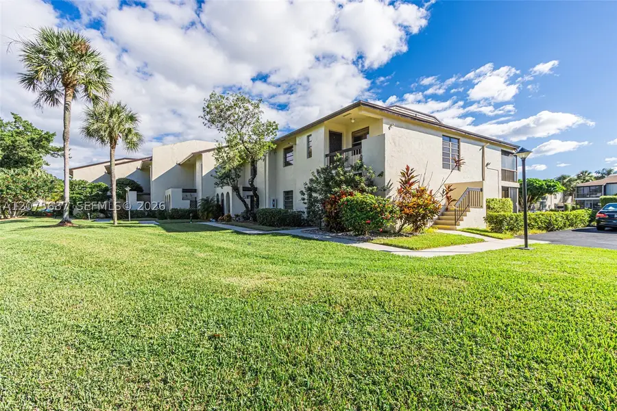 8566 Casa Del Lago #H, Boca Raton, FL 33433 - #3