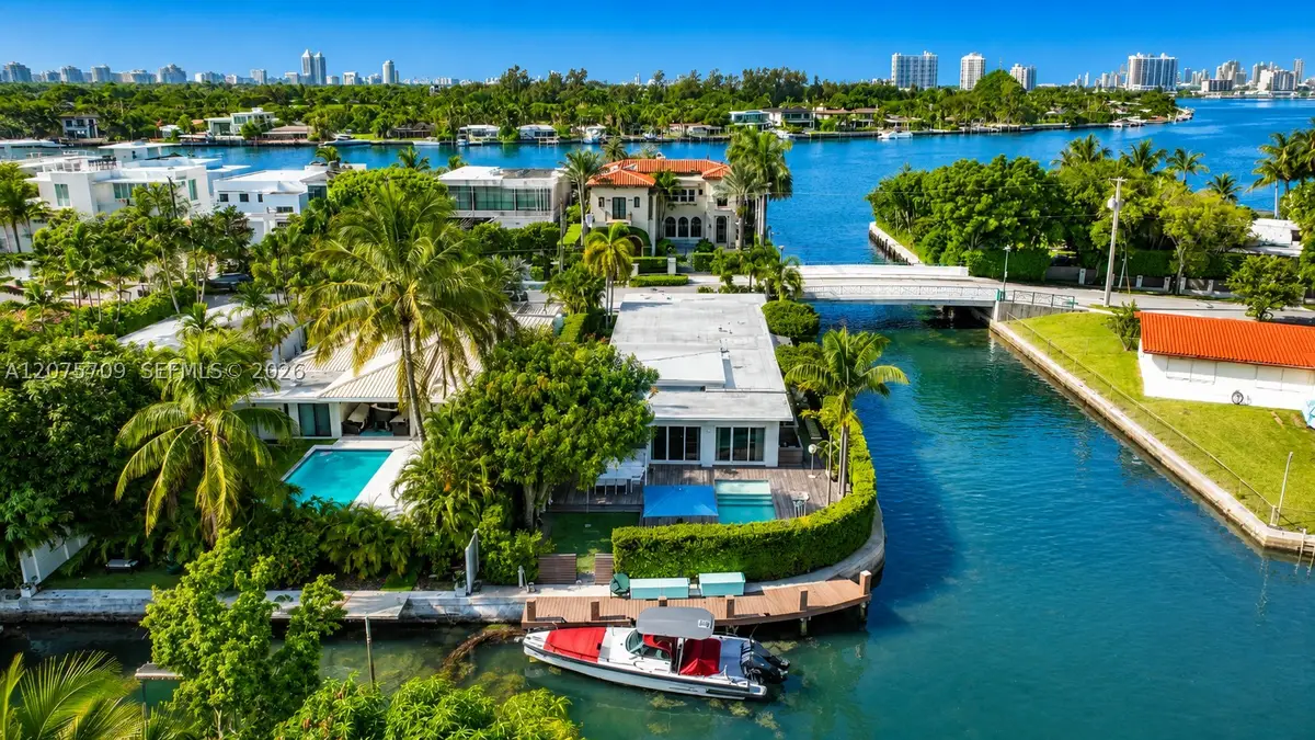 1885 Daytonia Rd, Miami Beach, FL 33141 - #1