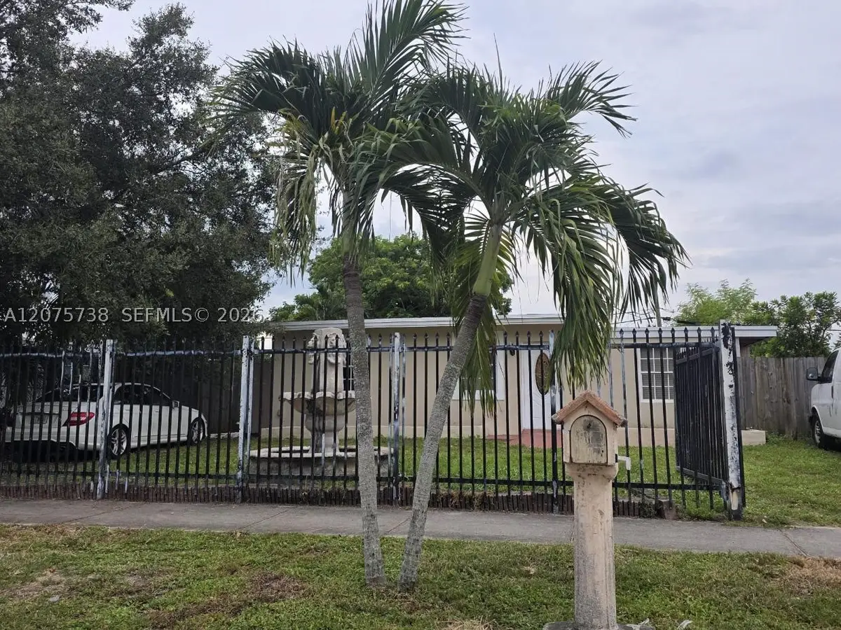 4570 SW 39th St, West Park, FL 33023 - #1