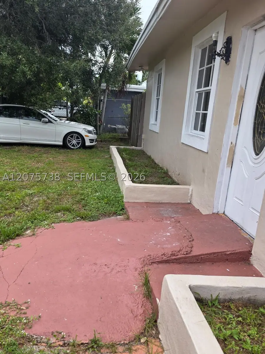 4570 SW 39th St, West Park, FL 33023 - #2