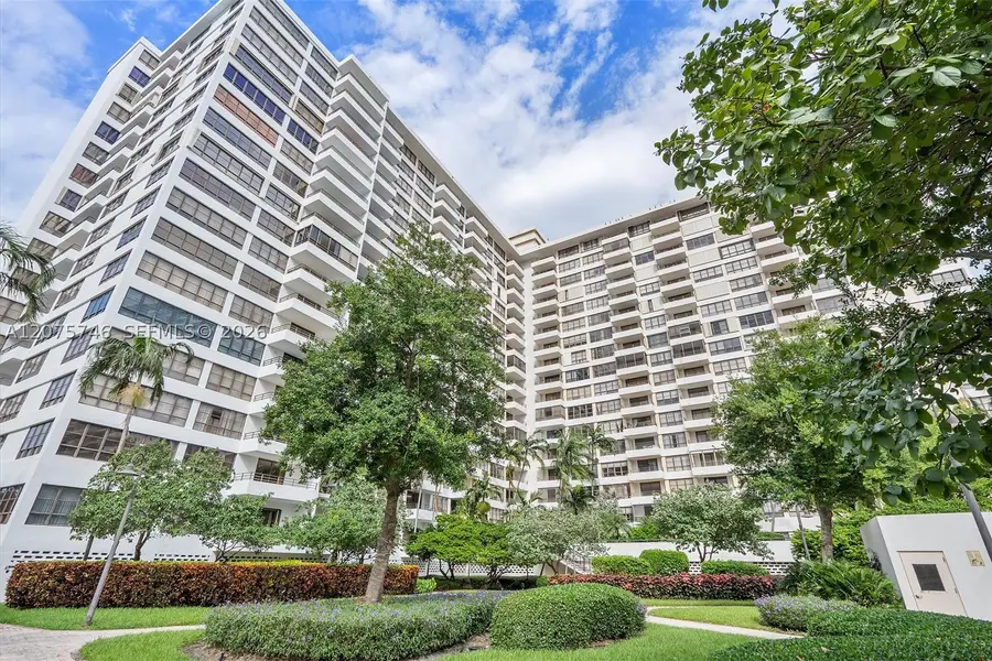 600 Three Islands Blvd #305, Hallandale Beach, FL 33009 - #3