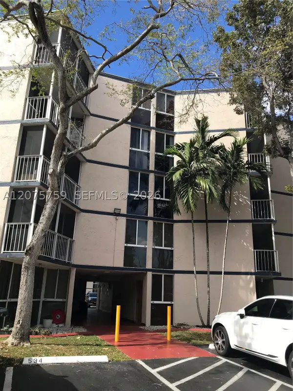 6955 NW 186th St #F310, Hialeah, FL 33015