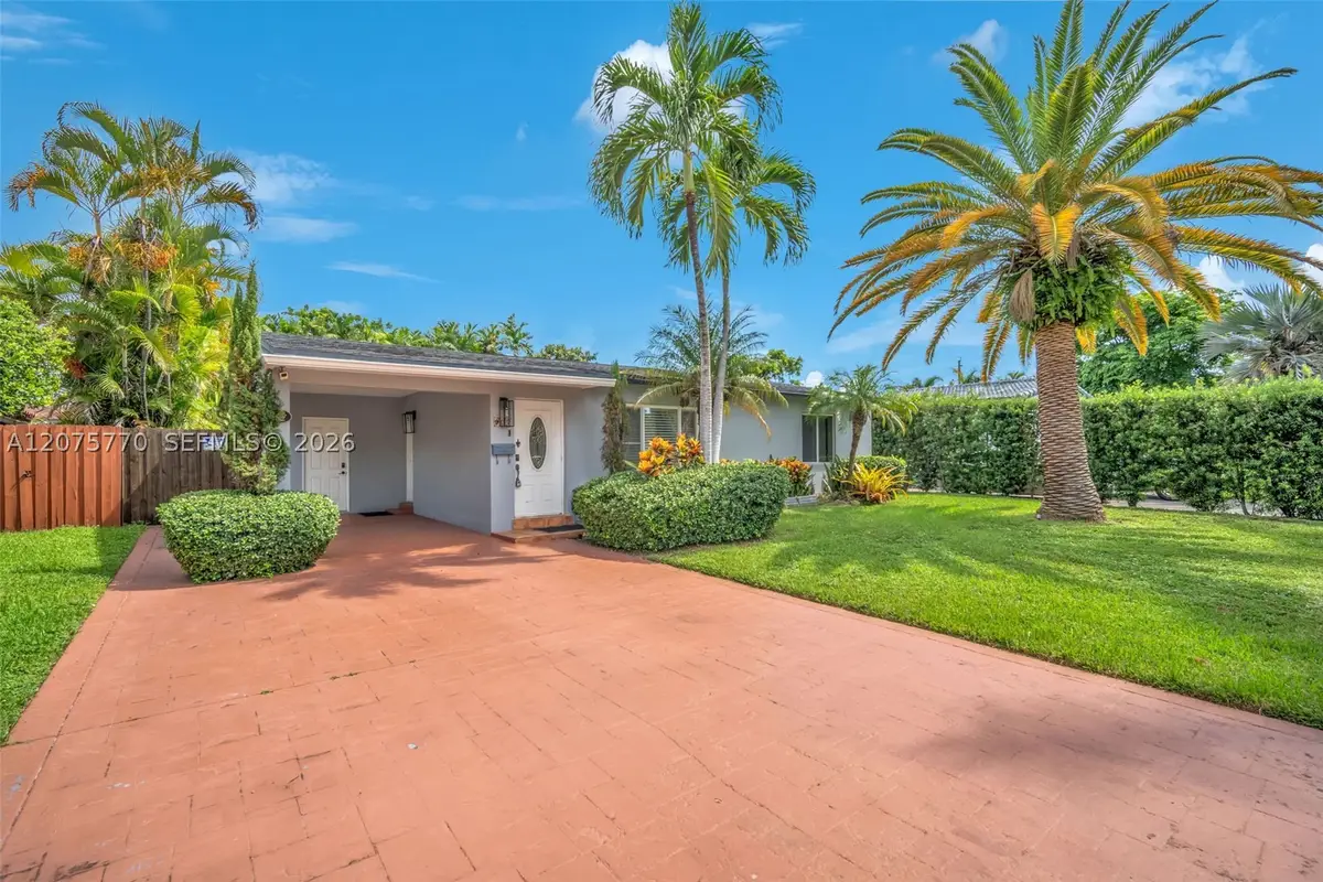 907 NE 5th St, Hallandale Beach, FL 33009 - #1