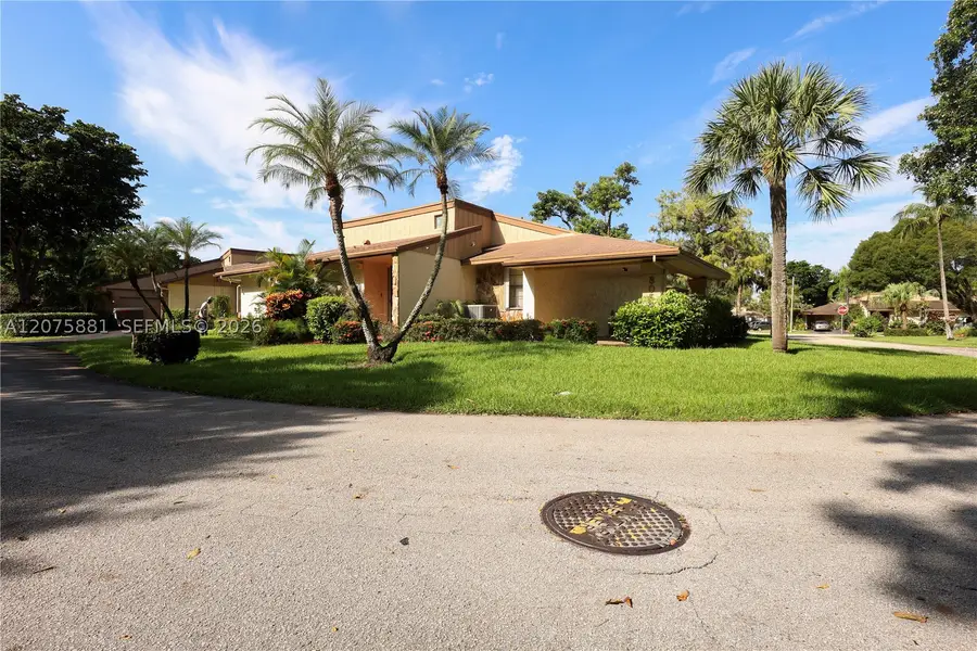 8050 Palmetto Palm Cir #55, Tamarac, FL 33321 - #3