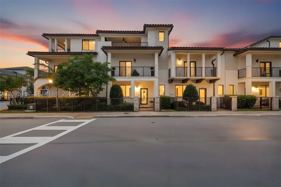 4256 NW 83rd Ave, Doral, FL 33166 - #2