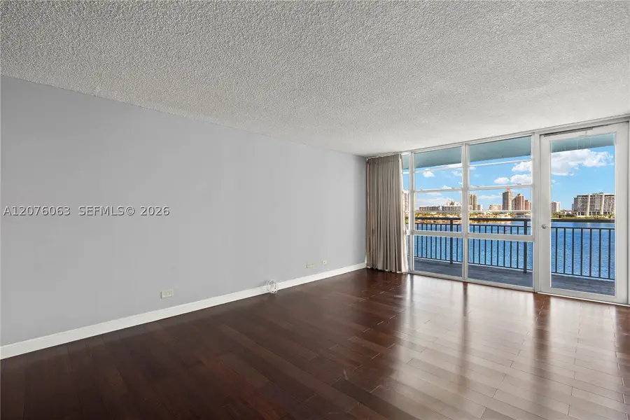 301 174th St #901, Sunny Isles Beach, FL 33160 - #2