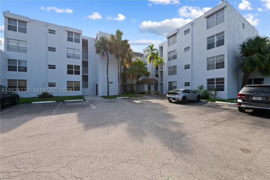 9400 Live Oak Pl #305, Davie, FL 33324 - #2