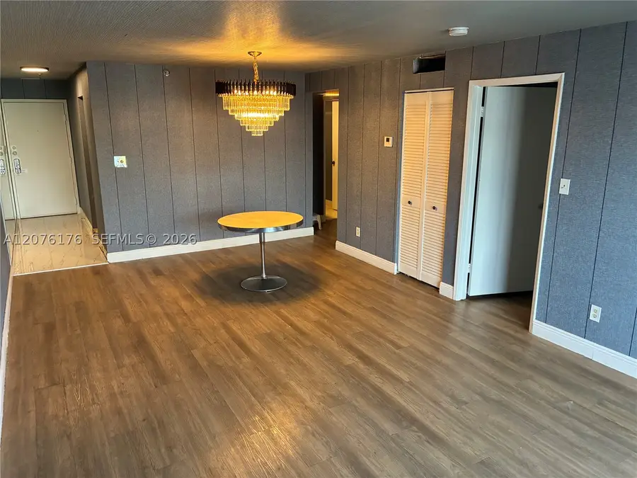 4301 Collins Ave #402, Miami Beach, FL 33140 - #3