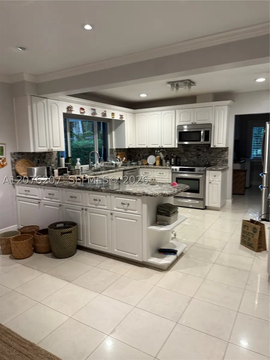 12121 SW 60th Ct, Pinecrest, FL 33156 - #2