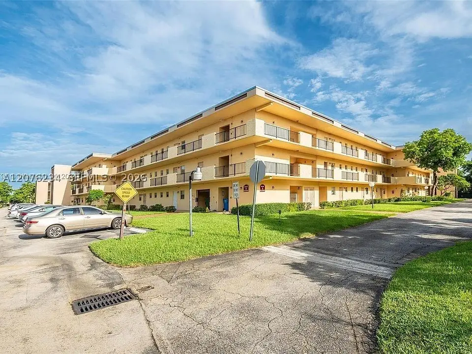 201 Berkley Rd #102, Hollywood, FL 33024 - #1