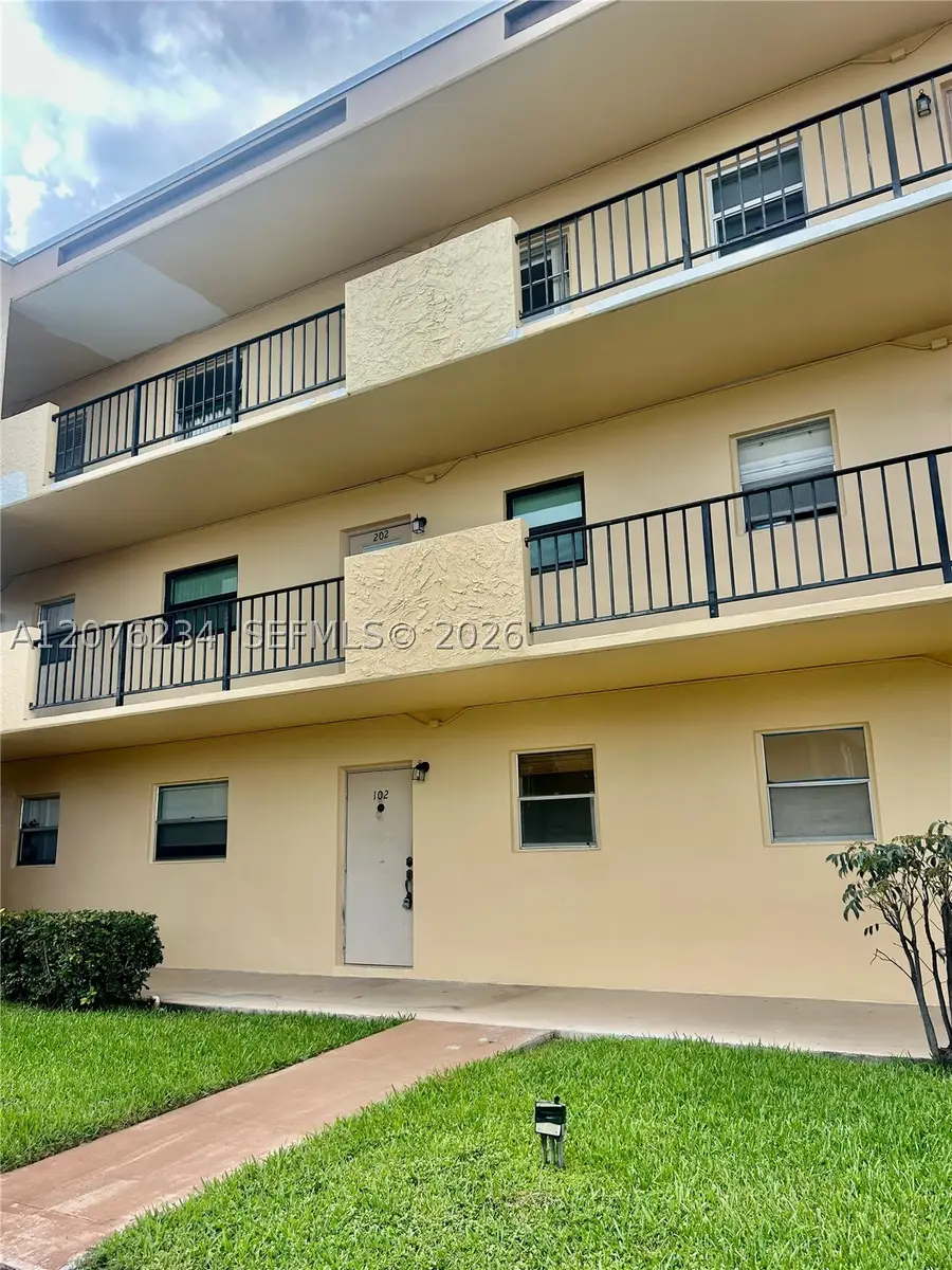 201 Berkley Rd #102, Hollywood, FL 33024 - #2