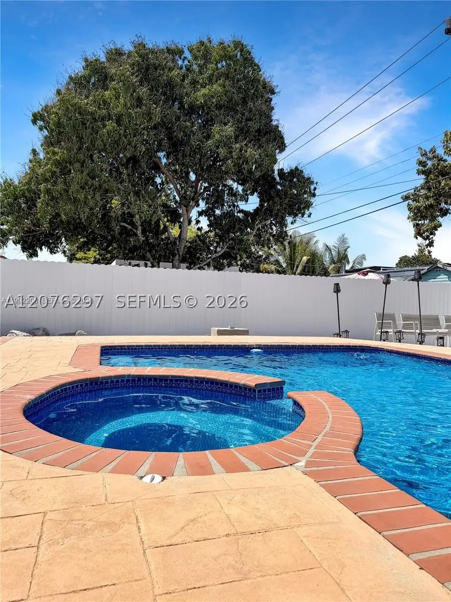 233 W 39th Pl, Hialeah, FL 33012 - #2