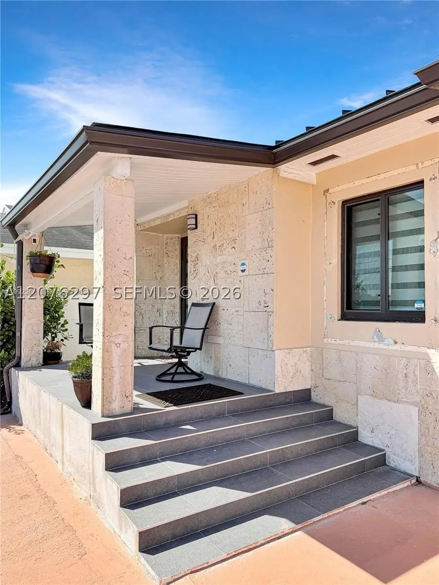 233 W 39th Pl, Hialeah, FL 33012 - #3