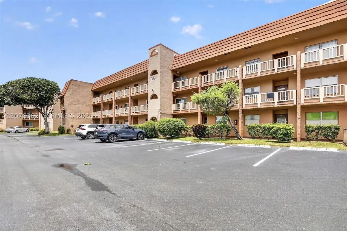 9721 Sunrise Lakes Blvd #102, Sunrise, FL 33322 - #1