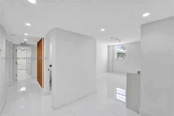 90 Edgewater Dr #104, Coral Gables, FL 33133