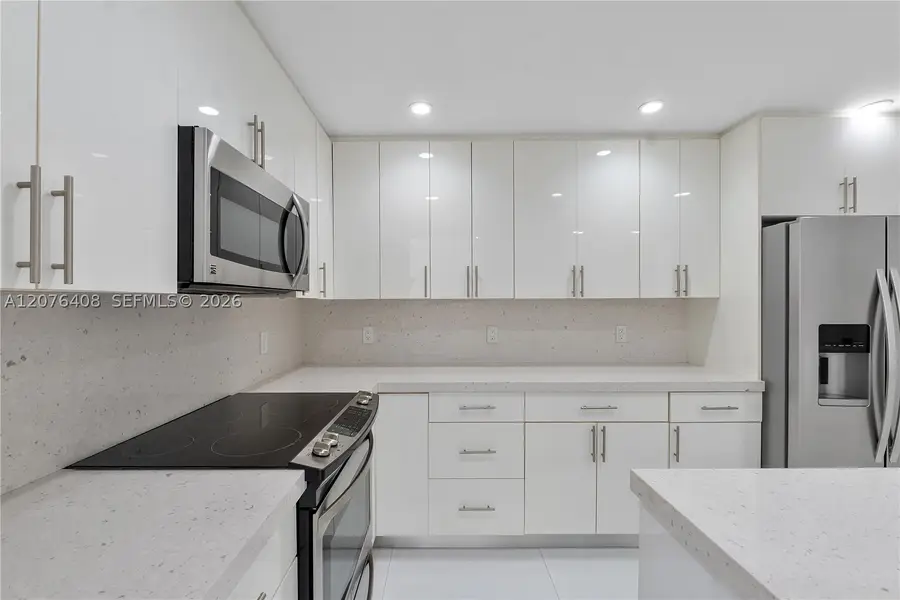 90 Edgewater Dr #104, Coral Gables, FL 33133 - #3