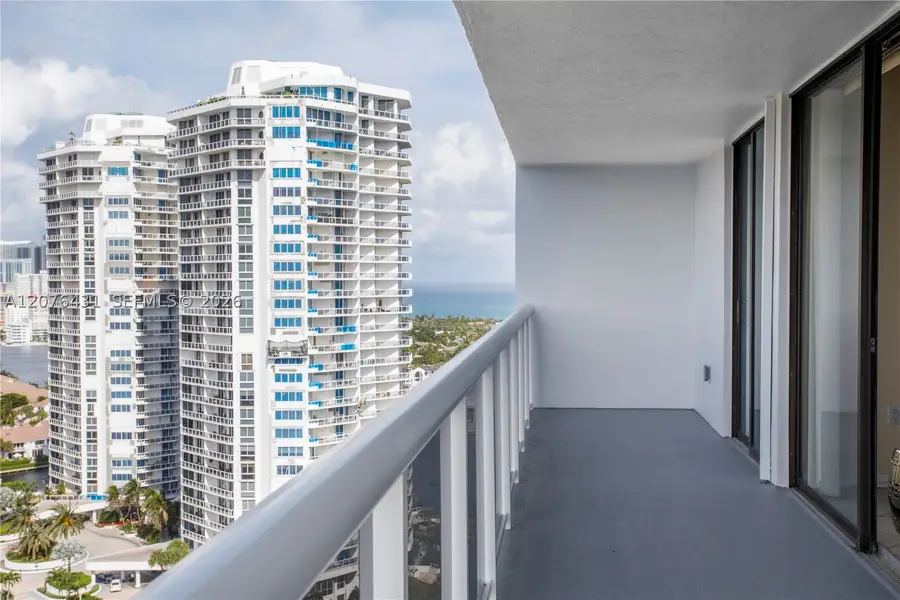 20505 E Country Club Dr #PH-39, Aventura, FL 33180 - #3