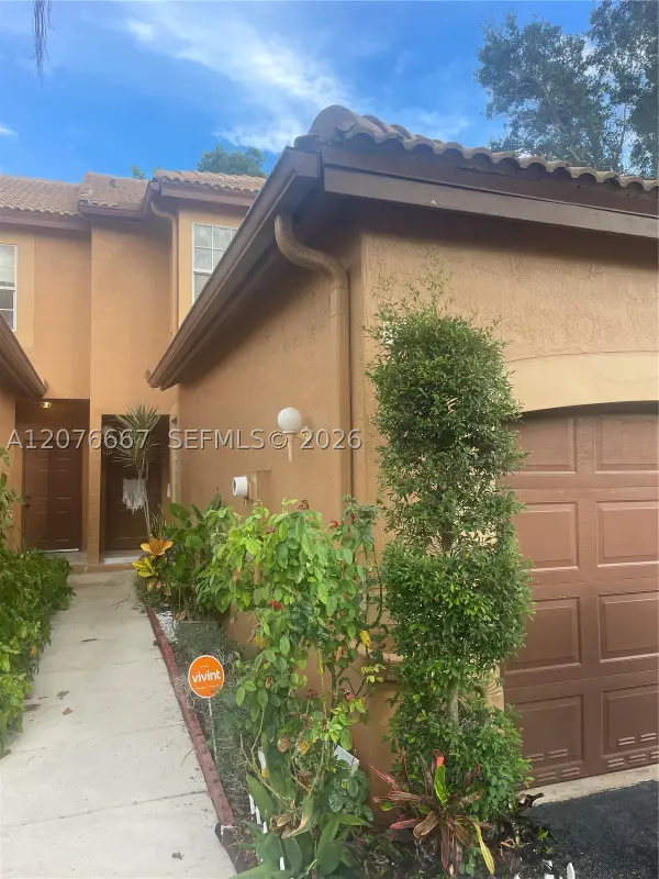 1522 Barcelona Way #5-20, Weston, FL 33327