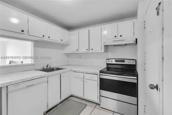9001 SW 77th Ave #C402, Miami, FL 33156