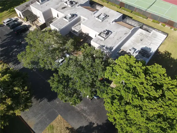 1541 NW 113th Ave, Pembroke Pines, FL 33026