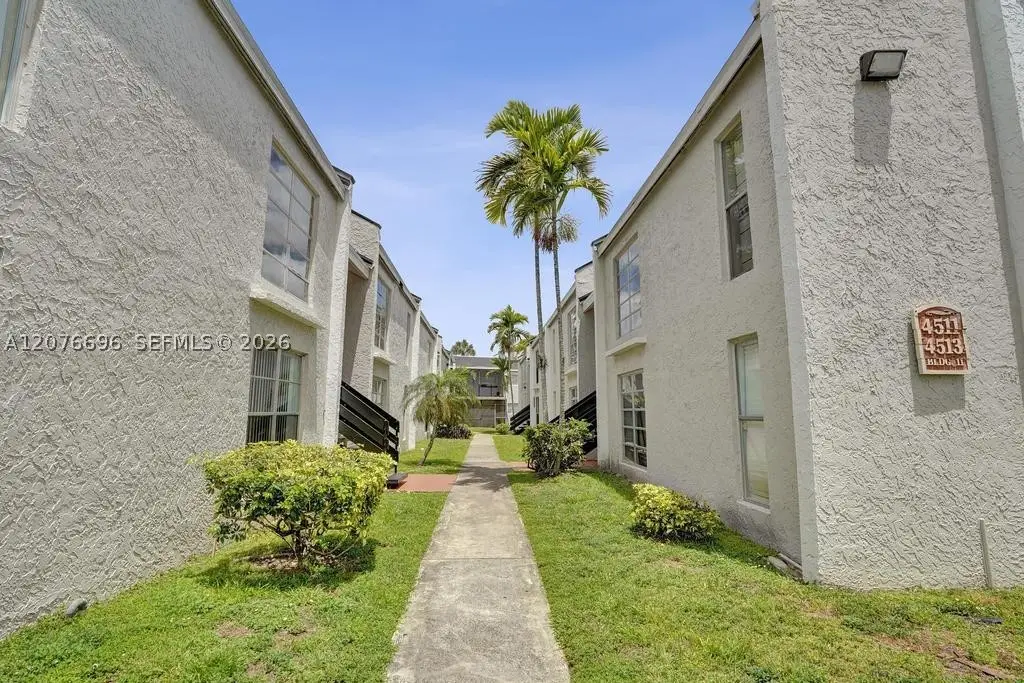 4511 Treehouse Ln #B, Tamarac, FL 33319 - #1