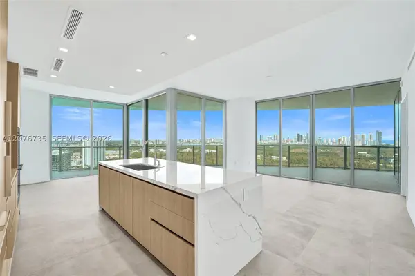 2411 Laguna Circle #2511, North Miami, FL 33181