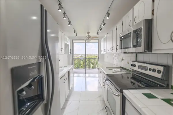 1750 NE 191st St #829-4, Miami, FL 33179