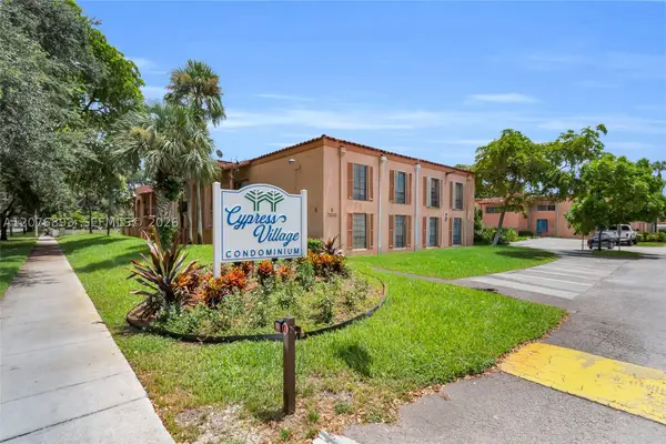 7100 Fairway Dr #K11, Miami Lakes, FL 33014