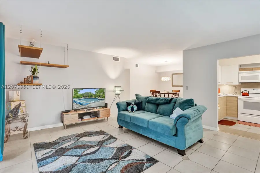 3017 N Oakland Forest Dr #208, Oakland Park, FL 33309 - #2
