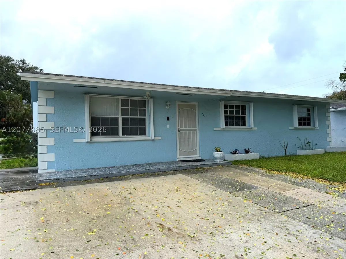 7111 Charleston St, Hollywood, FL 33024 - #1
