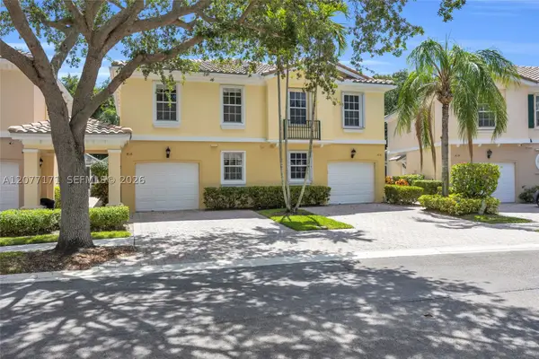 418 Capistrano Dr, Palm Beach Gardens, FL 33410