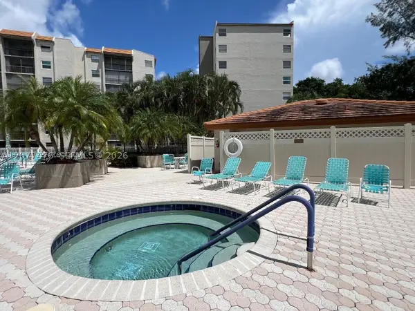 3910 Inverrary Blvd #603-B, Lauderhill, FL 33319