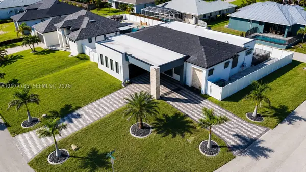 910 NW 38th Ave, Cape Coral, FL 33993