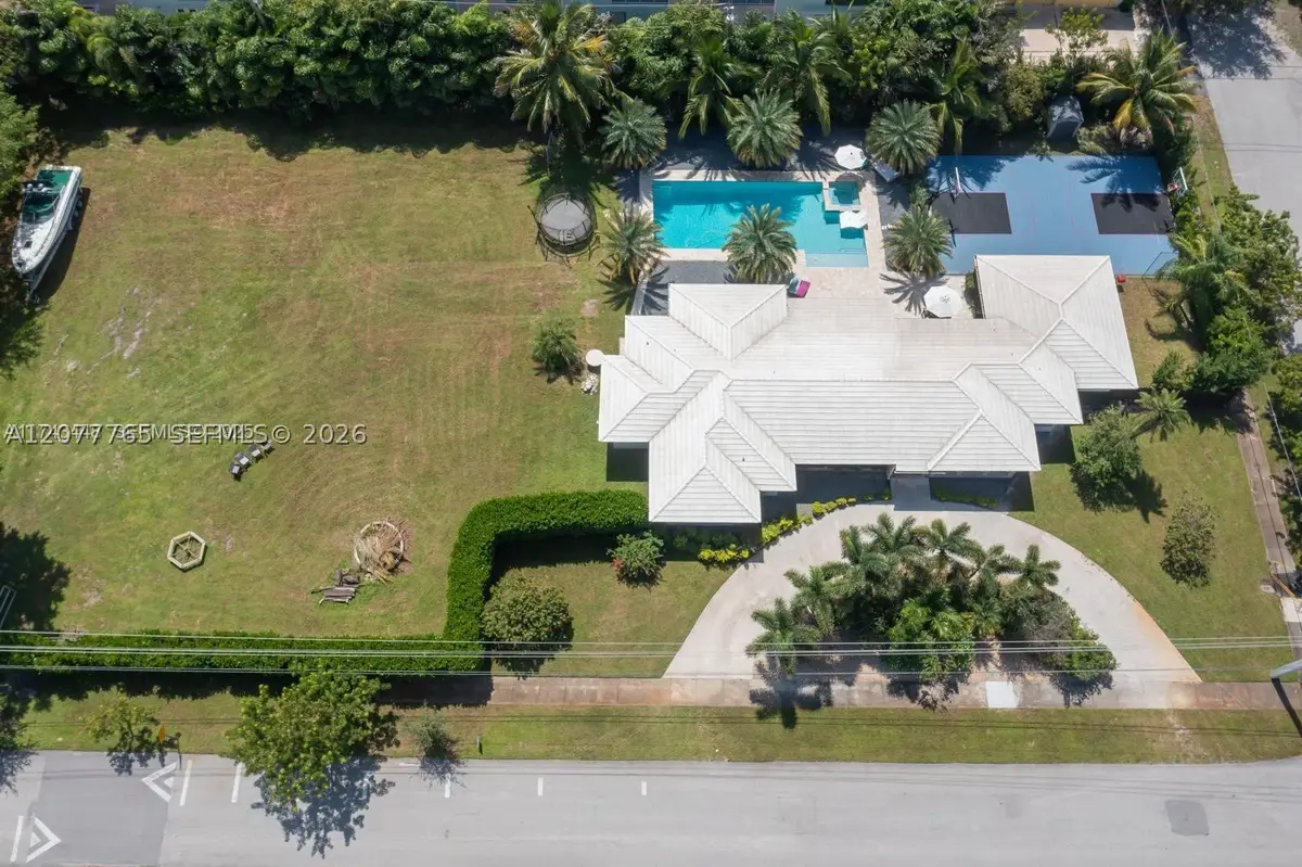 412 NE 2nd St, Pompano Beach, FL 33060 - #1