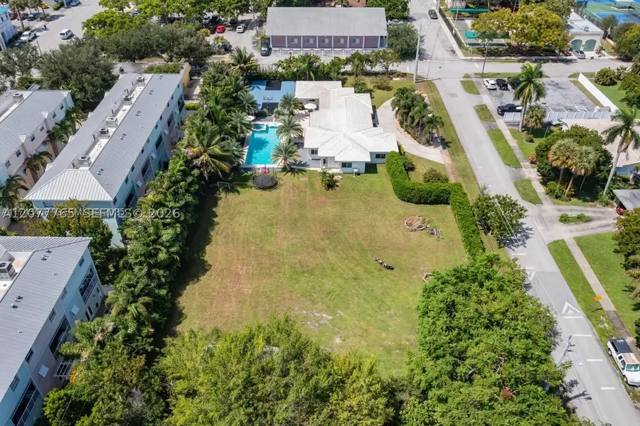 412 NE 2nd St, Pompano Beach, FL 33060 - #3