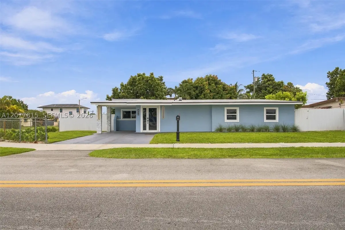 4035 SW 108th Ave, Miami, FL 33165 - #1