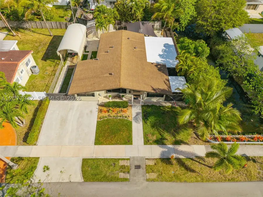 2485 NE 214th St, Miami, FL 33180 - #2