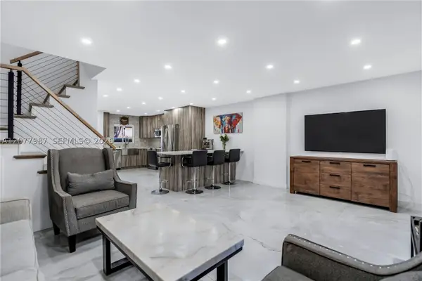 3321 Simms St #13B, Hollywood, FL 33021