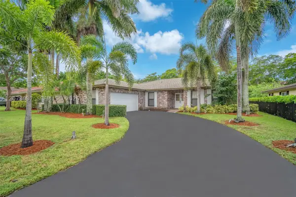 2426 NW 118th Ter, Coral Springs, FL 33065