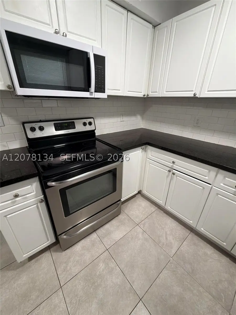 942 NW 11th Ct, Fort Lauderdale, FL 33311 - #3