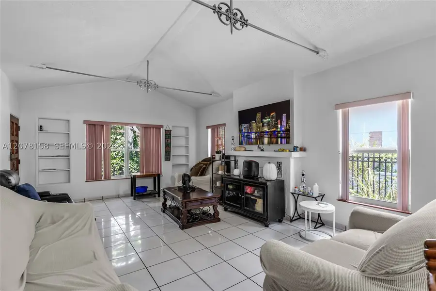 4727 NE 1st Ct, Miami, FL 33137 - #2